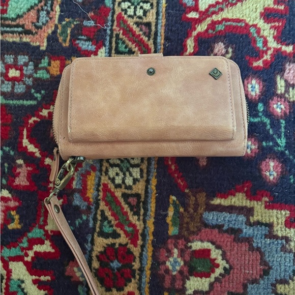 Chic Blush Wristlet Wallet - Picture 2 of 4